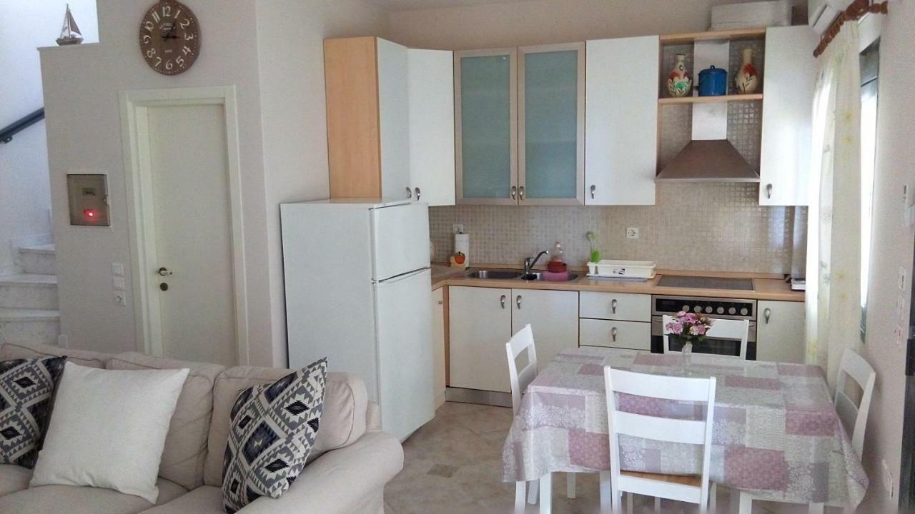 Cute Maisonette No2 On Coastal Sidewalk Никити Экстерьер фото