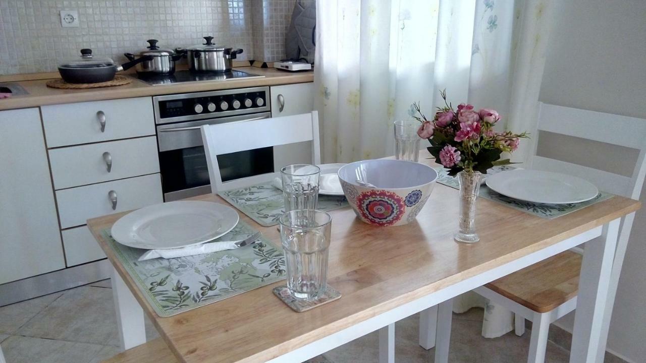 Cute Maisonette No2 On Coastal Sidewalk Никити Экстерьер фото